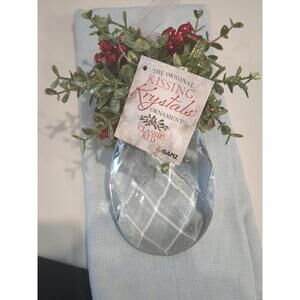 Ganz Kissing Krystals Glitter Mistletoe Red Berries Krystal Ball Christmas 8"